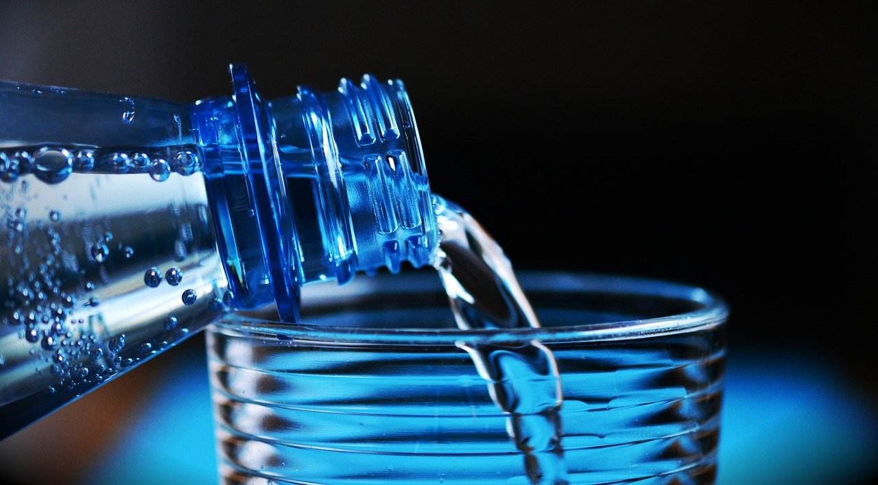 Le scandale de l’eau en bouteille : Tout compte fait