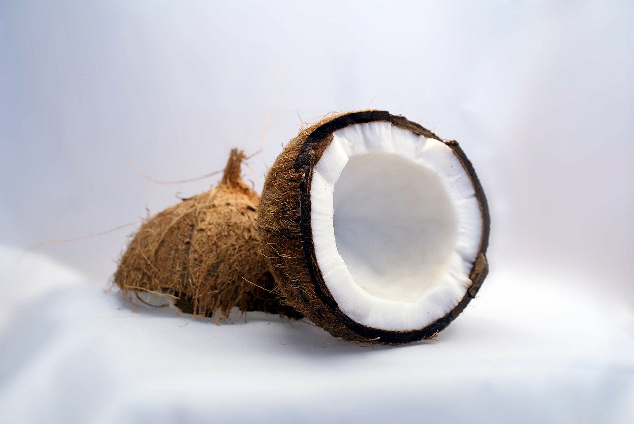Cosmétiques : Huile de coco et huile de Coprah, quelles différences ?
